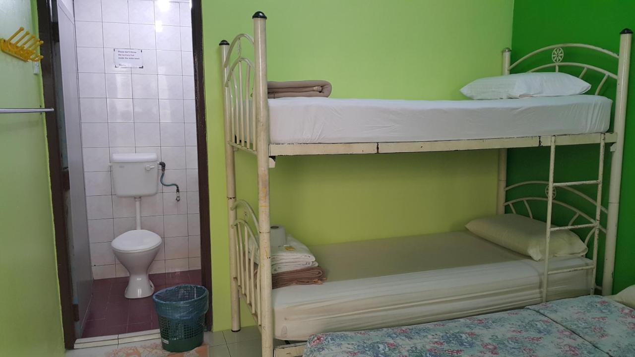 Alora Budget Penginapan Tanah Rata